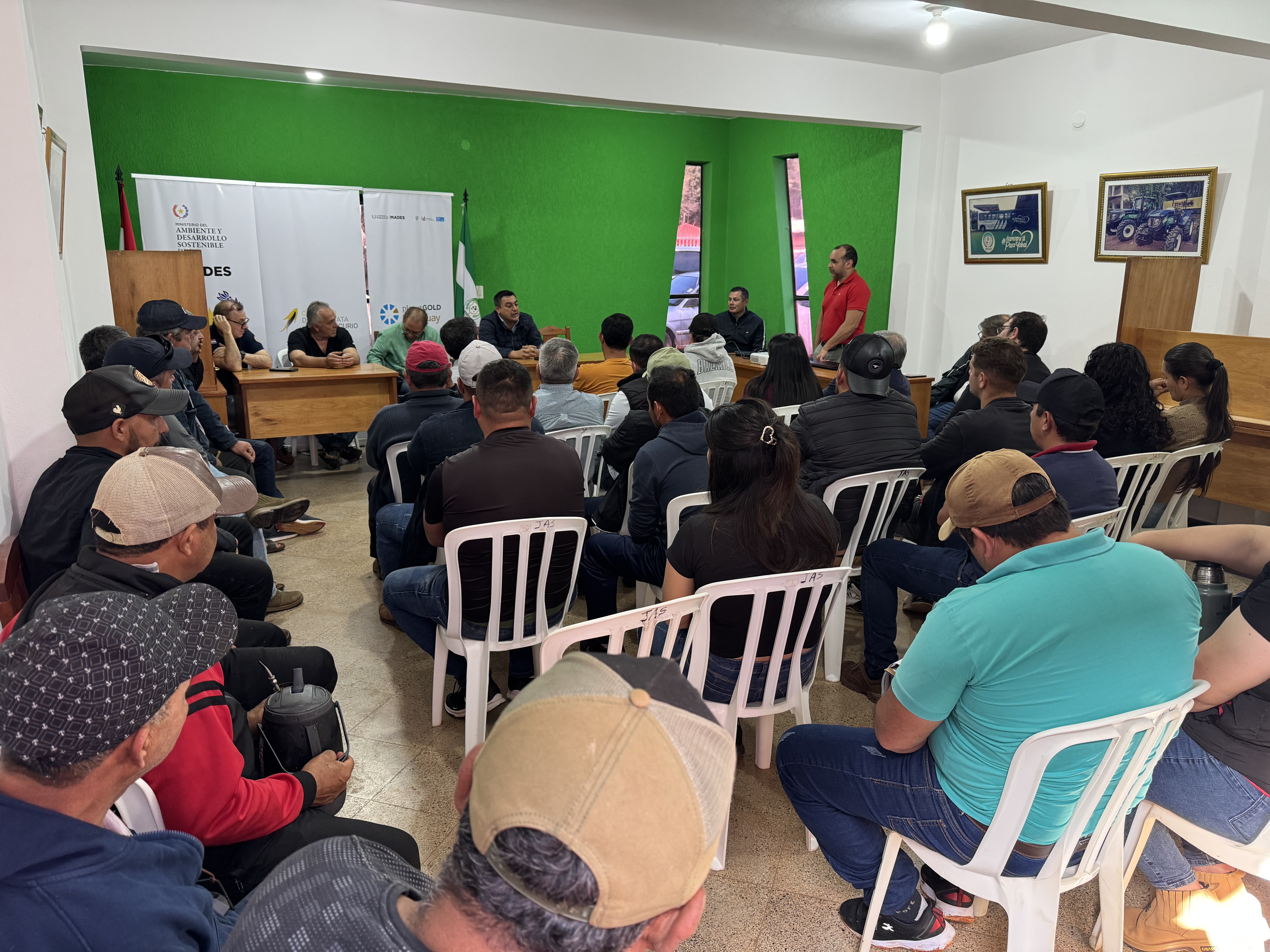 reunión con equipo planetGOLD