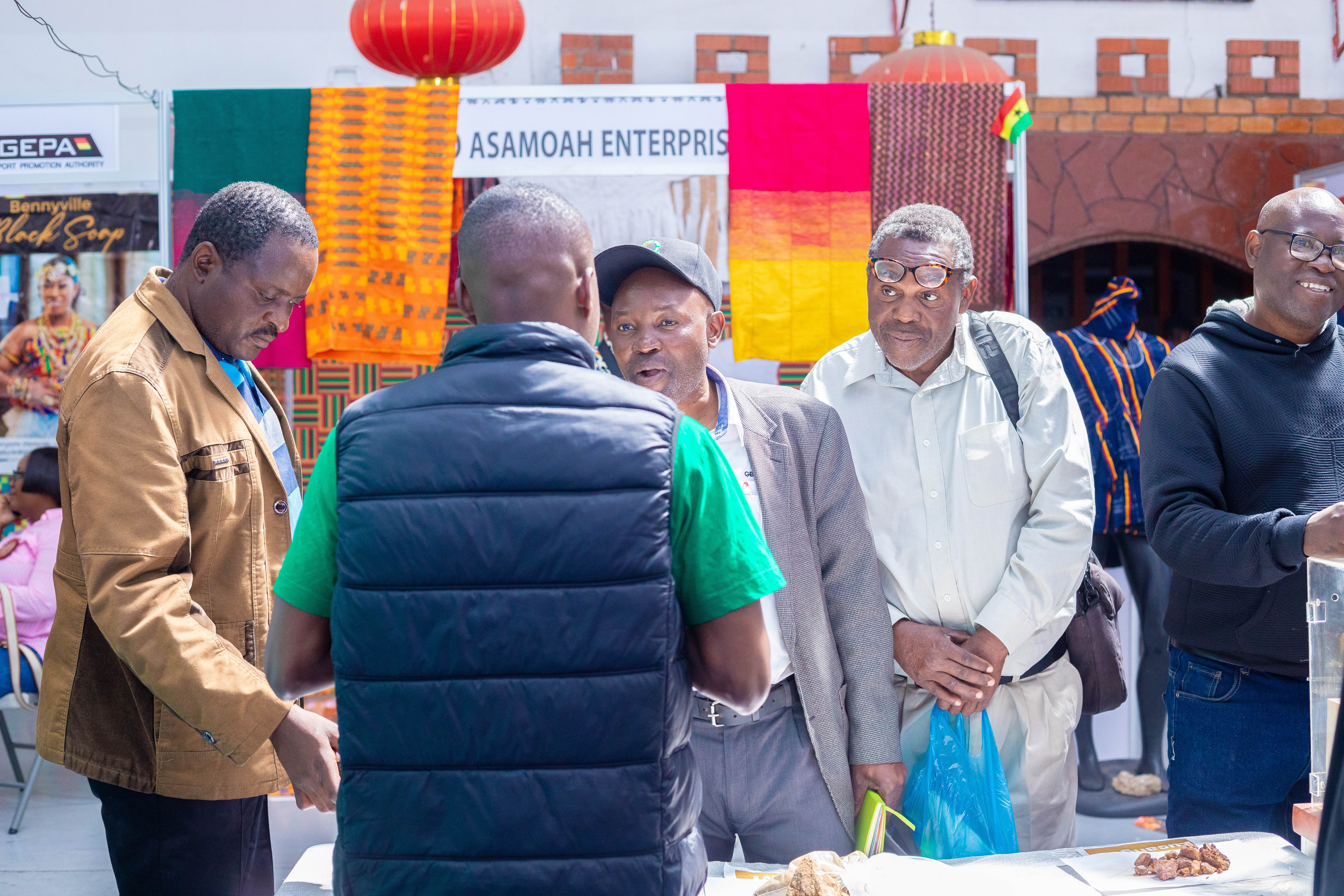 Show goers at the planetGOLD Stand during the Agricultural and Commecial Show
