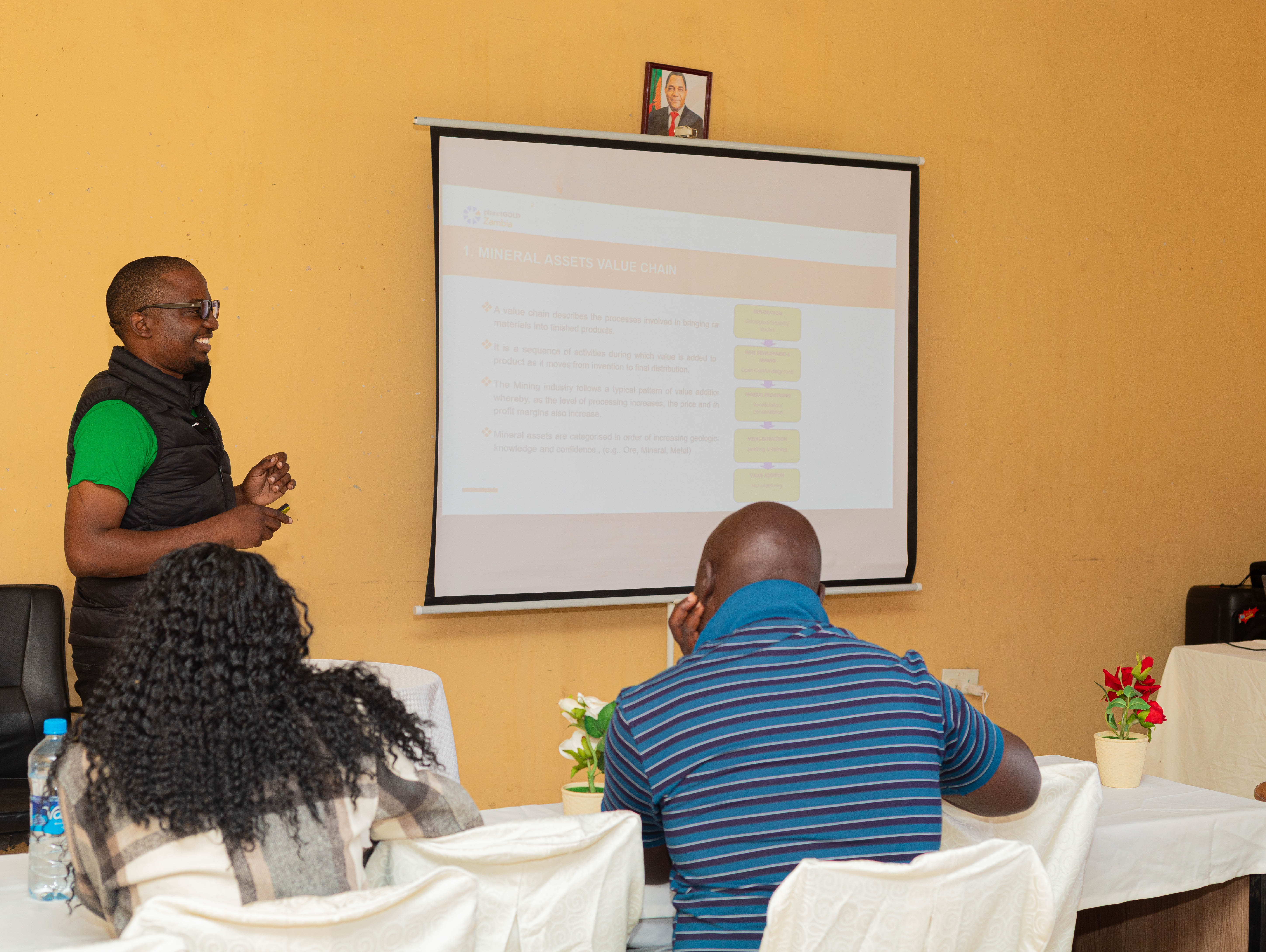 Mr. Chikatala Munsanje facilitating lessons on The CRAFT Code to Miners and stakeholders in Chisamba District 