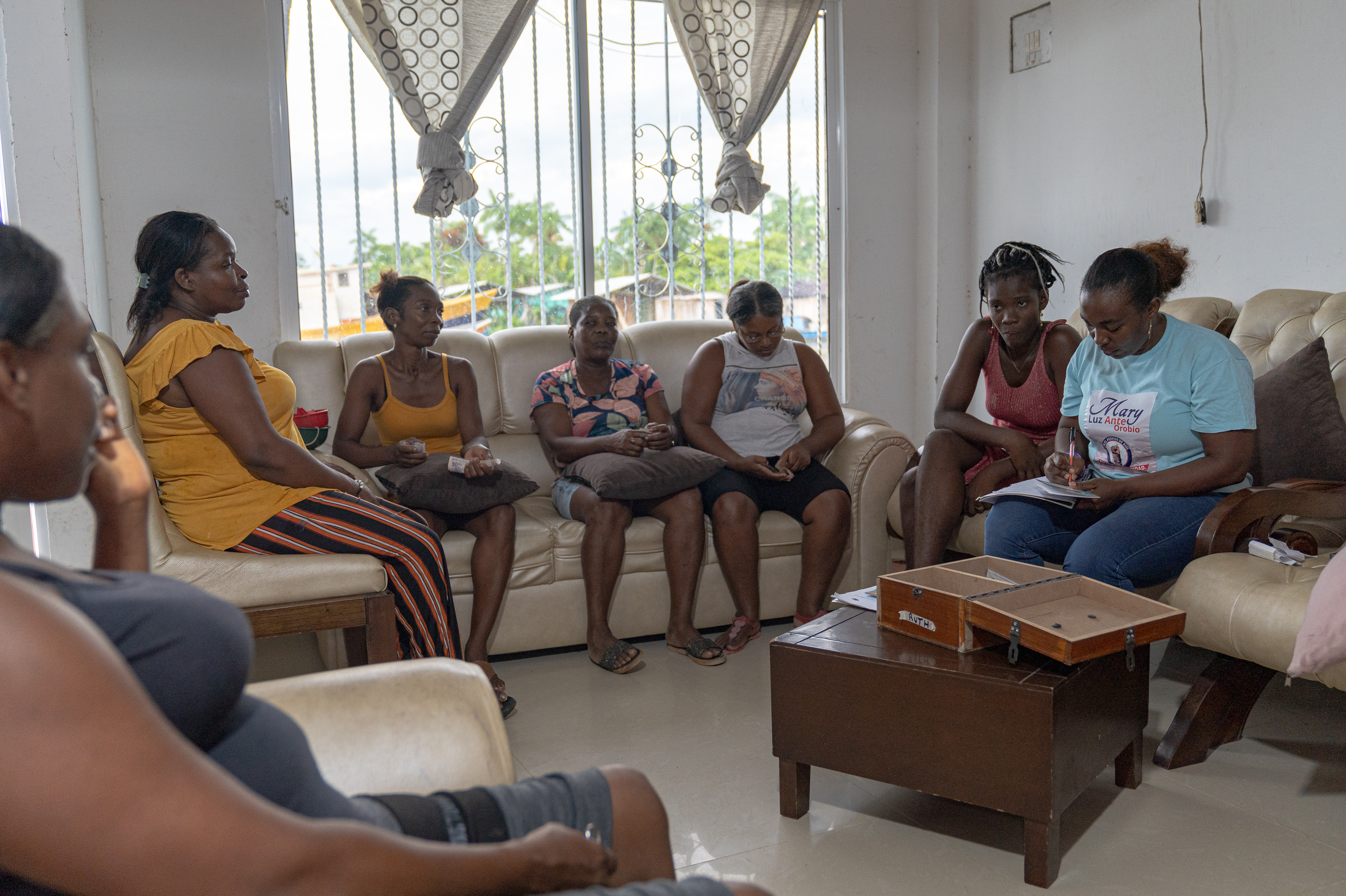 Guapi women's savings group