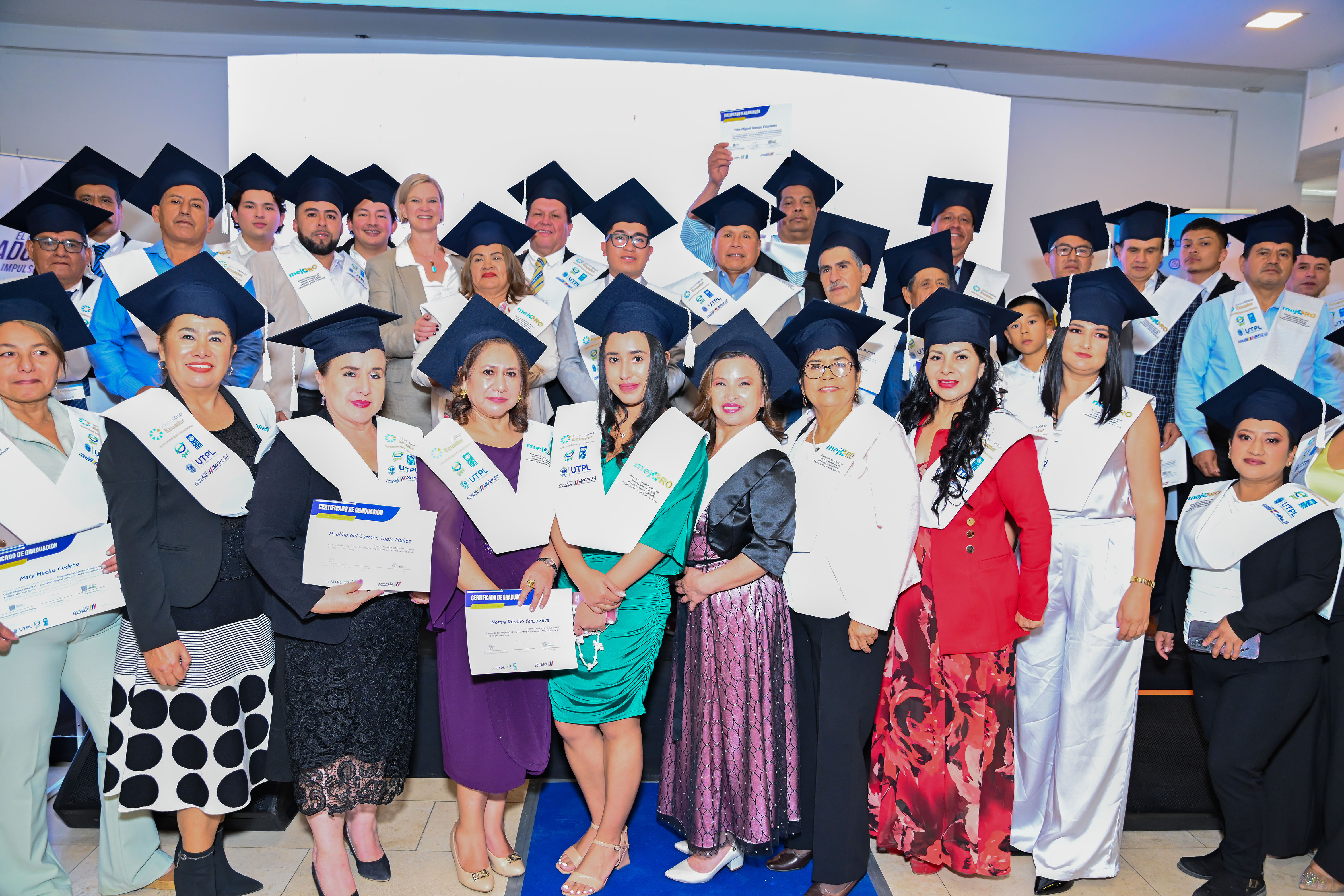 graduación mejoro 4