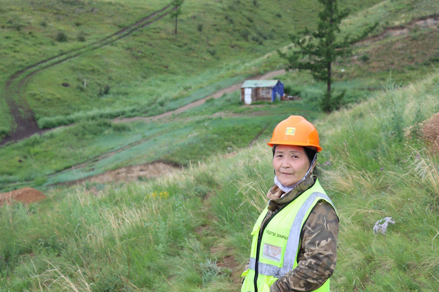 A miner in Selenge at her mining site
