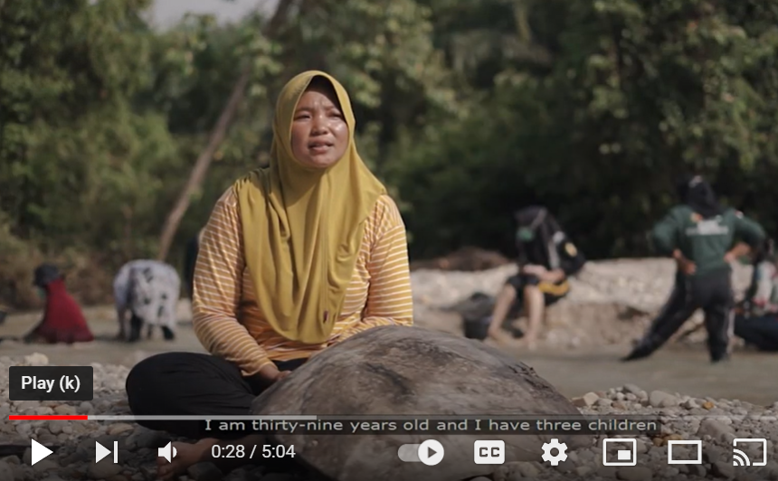 Indonesia women panning video