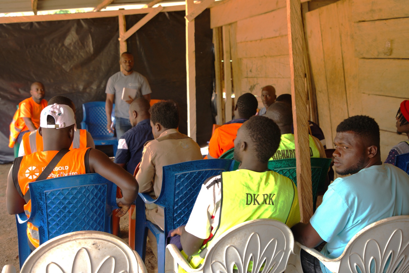 Appliquer les bonnes pratiques sécuritaires et environnementales dans le secteur de l’exploitation minière artisanale et à petite échelle de l’or : le leitmotiv du projet planetGOLD Côte d’Ivoire auprès des coopératives