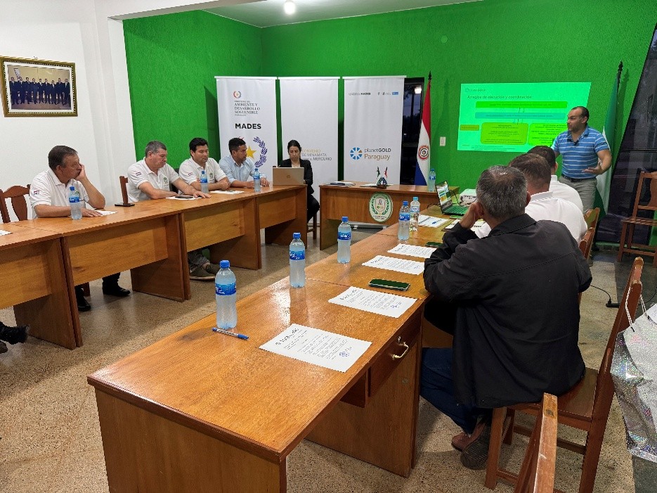 Integrantes de planetG y Junta Municipal 
