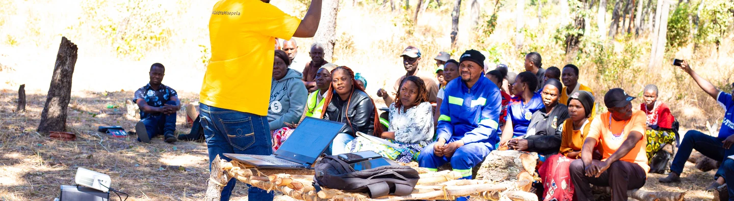 Project Metallurgist Musanje Chikatala conducting the MFPS training in Mpika 