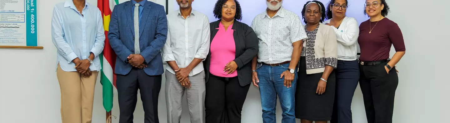 planetGOLD Suriname team with the Minister of Natural Resources