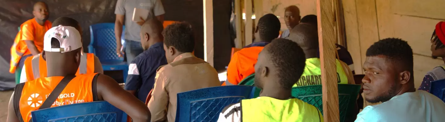 Appliquer les bonnes pratiques sécuritaires et environnementales dans le secteur de l’exploitation minière artisanale et à petite échelle de l’or : le leitmotiv du projet planetGOLD Côte d’Ivoire auprès des coopératives
