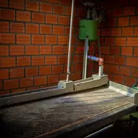 Shaking table