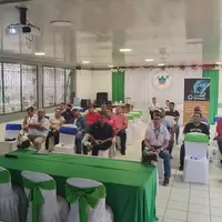 Mineros artesanales y personal de la delegación territorial Triángulo Minero del MEM durante el lanzamiento de planetGold Nicaragua