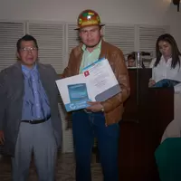 “OPERADOR DE TRITURACIÓN Y MOLIENDA” Y “OPERADOR DE MESA GRAVIMÉTRICA”