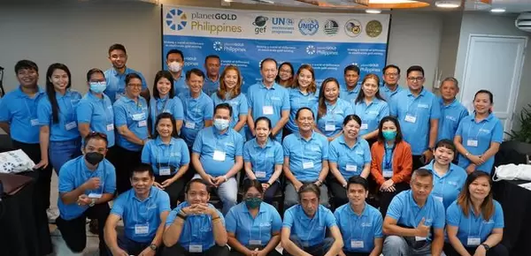 Representatives from the Provincial Government of Camarines Norte, Municipal Government of Paracale, regional line agencies, and the planetGOLD Philippines team pose for a group photo on the first day of the workshop 2
