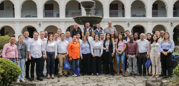 Funcionarios y funcionarias de la Corporacion Autonoma Regional del Sur de Bolivar y planetGOLD Colombia presentan resultados en marco del Acuerdo de Parte Responsable