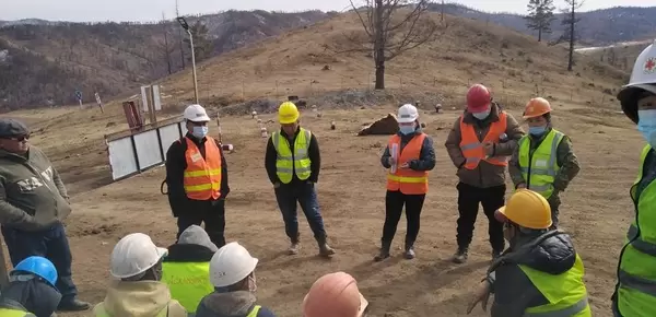 Local governor’s office visited mine site in Tunkhel village, Mandal soum, Selenge province in March and April to share information on prevention of the COVID-19 with the artisanal and small-scale miners.| Baatar Vangiin Khishig Kholboo NGO