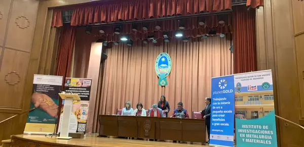 Lanzamiento del diplomado oro responsable