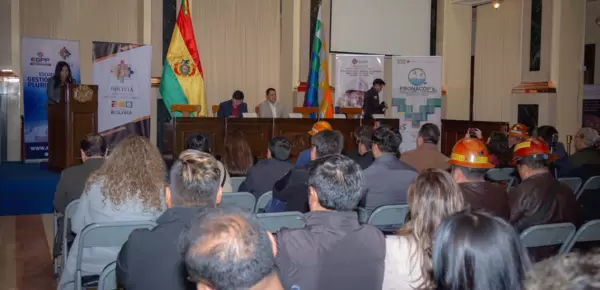 Curso especializado en Consulta Previa Libre e Informada en minería