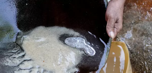 Veejay Villfranca UNEP image mercury in pan in Philippines
