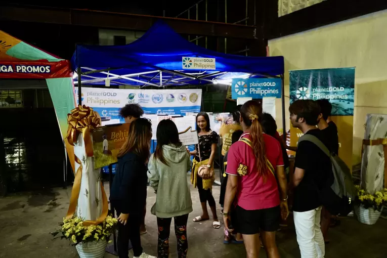 People in planetGOLD Philippines Photo Exhibit in Paracale