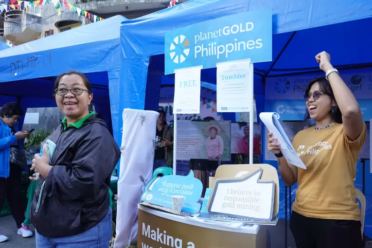 Game in planetGOLD Philippines Photo Exhibit