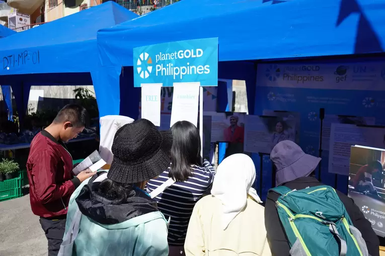 People in planetGOLD Philippines Photo Exhibit in Sagada